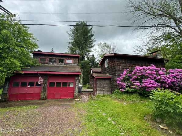 58 Village Rd, Beach Lake, PA 18405