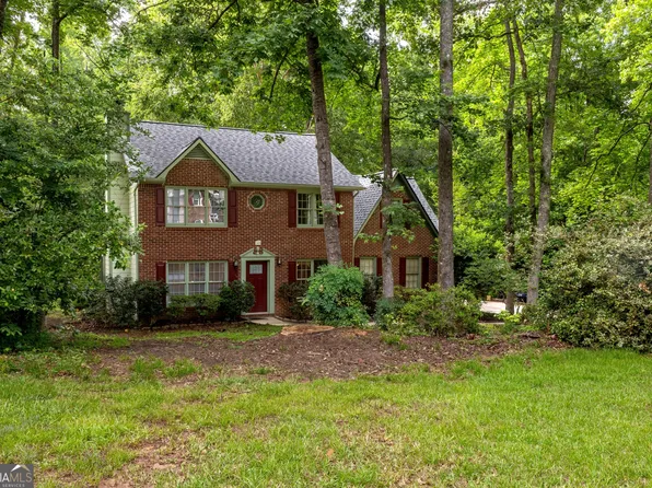 140 Windsor Dr, Fayetteville, GA 30215