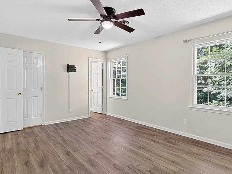 4419 Forest Walk Dr — Photo 18