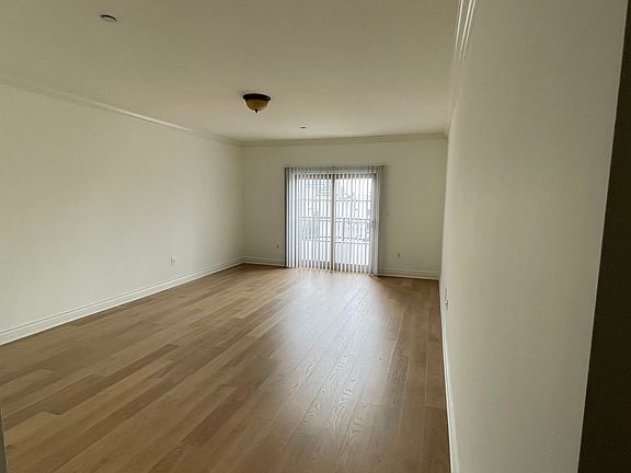 4th image of 11848 Kiowa Ave #404