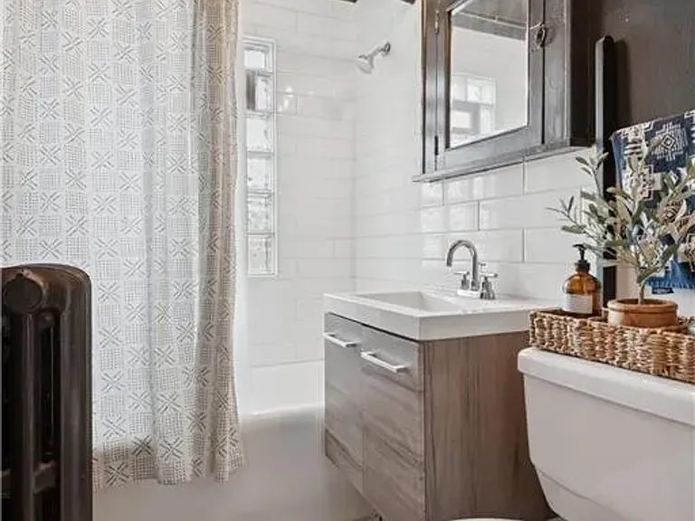 4224 Cedar Avenue South — Photo 16