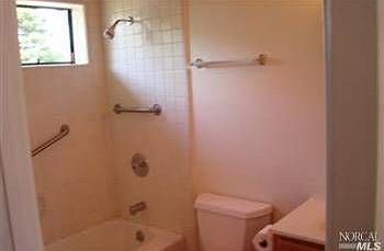 4th image of 75 Diane Ln