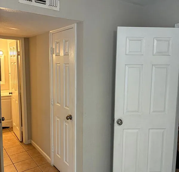 844 Hammond Manor Dr #B — Photo 2