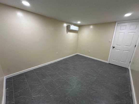 4th image of 1534 Vyse Ave #B