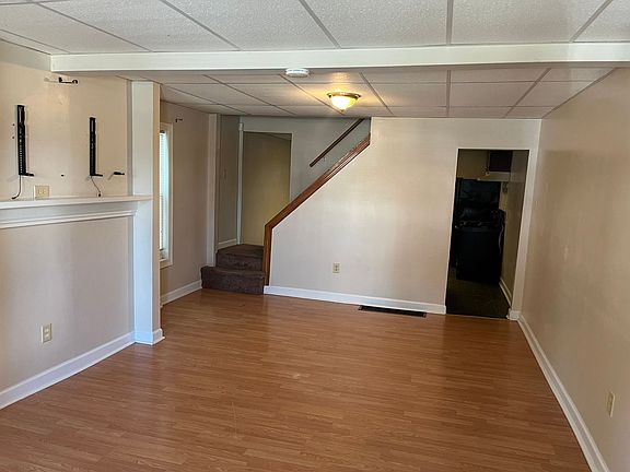 2nd image of 40 Alexander St #42