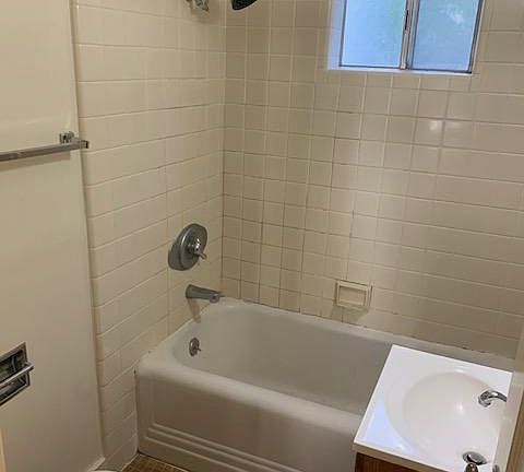4th image of 618 Creek Dr