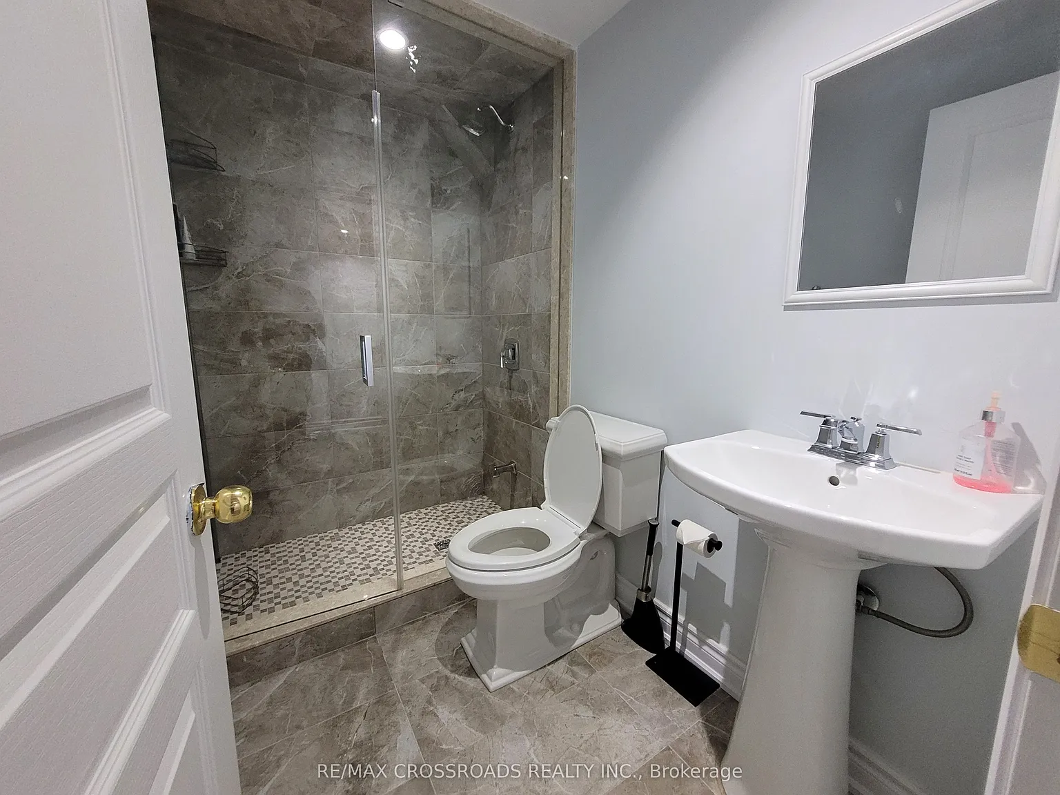 2 bed, $2,200 — Photo 4