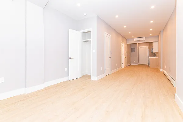 Rented by MySpaceNYC | media 6