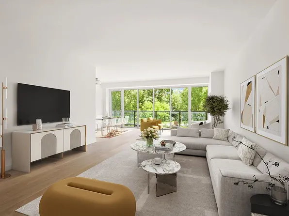 210 Central Park S APT 4B, New York, NY 10019