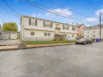 851 Charles St APT 2, Fall River, MA, 02724