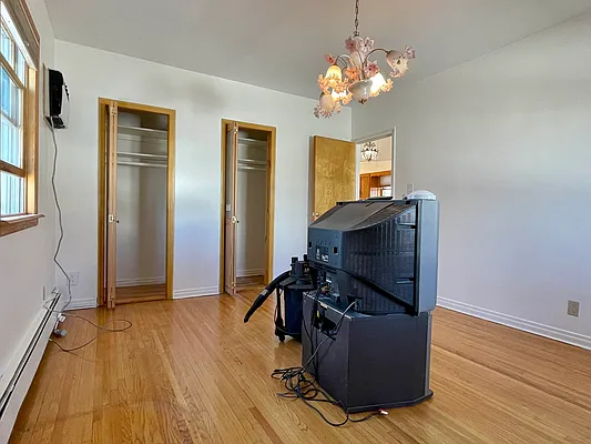 Rented by Amorelli Realty | media 13