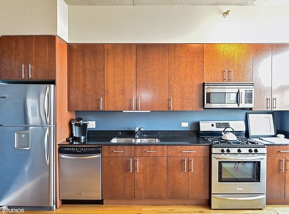 3rd image of 1720 S Michigan Ave APT 1507