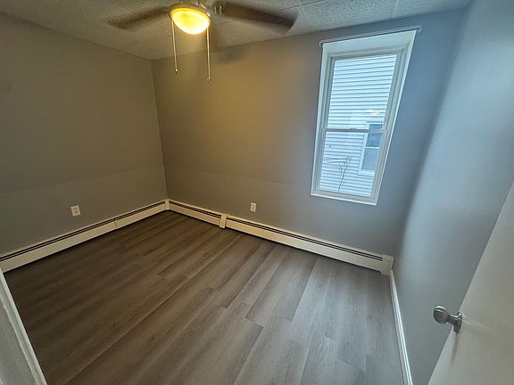 2nd image of 161 Linwood St Unit B