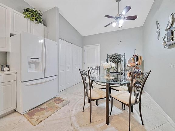 5th image of 321 Monaco Dr #9