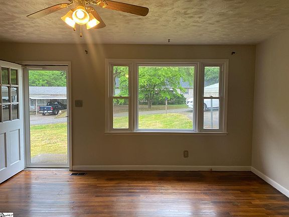 3rd image of 1021 Hardee Ct