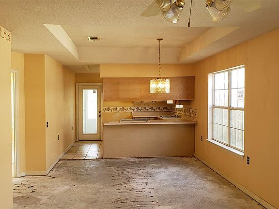 5th image of 3020 Flintlock Dr