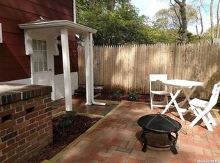 123 Joni Dr, West Sayville, NY 11796