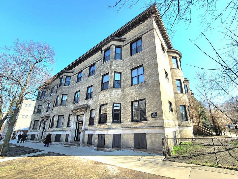 1st image of 917 W Waveland Ave #A4