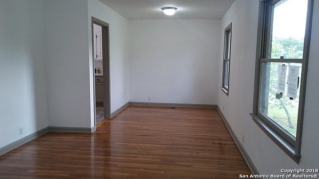 2nd image of 501 W Lindbergh Blvd