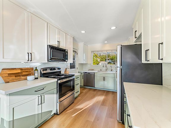2nd image of 4147 Via Andorra APT B