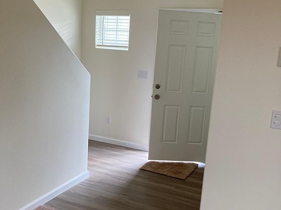 5th image of 28412 77th Dr NW