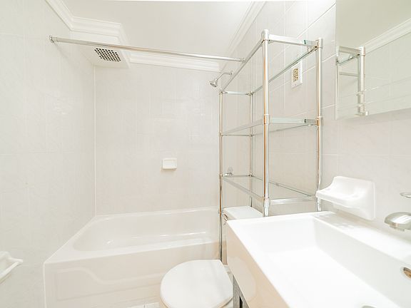 3rd image of 250 W 100th St APT 1508