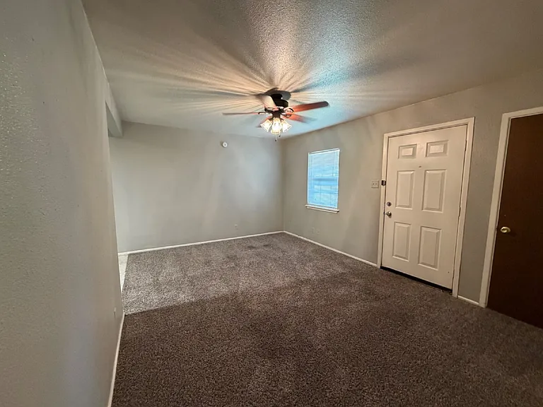 4608 Belton Ave #B — Photo 2