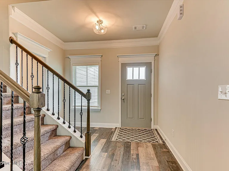 5055 Huntley Trl — Photo 5