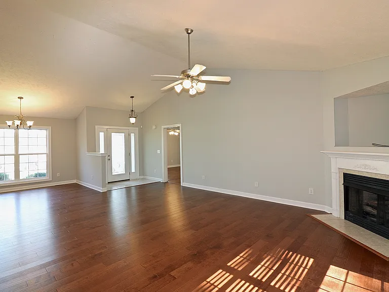195 Russet Ct — Photo 35