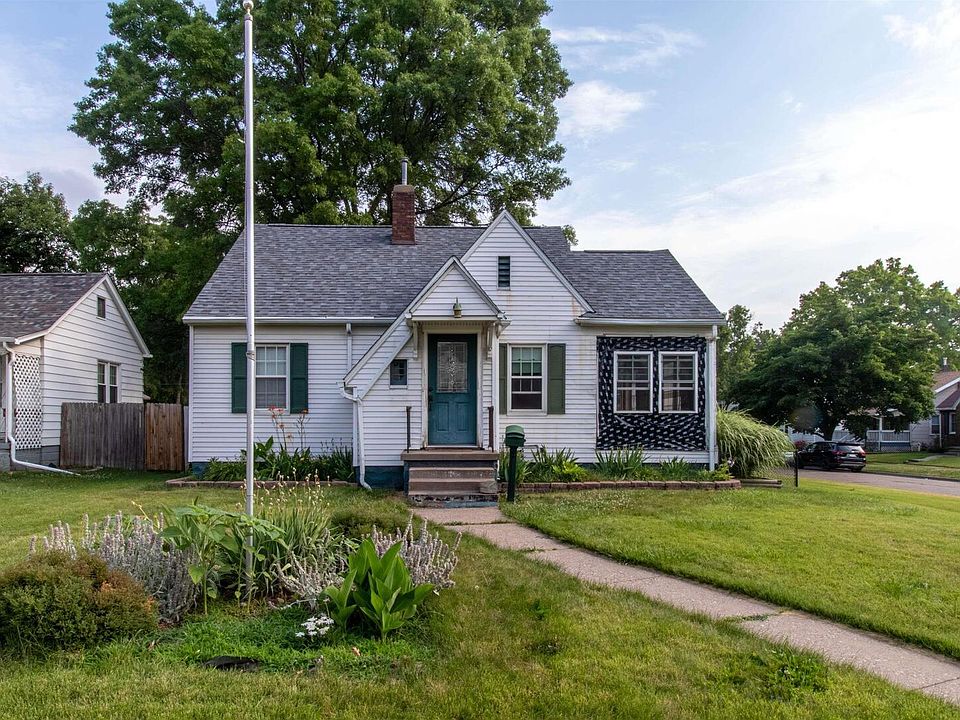 1st image of 208 W 31st St