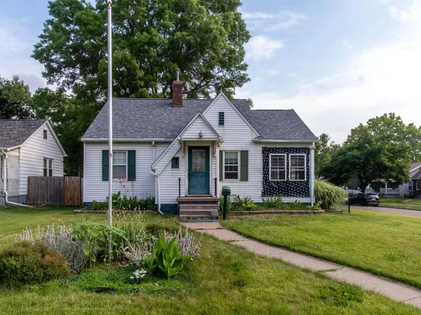 208 W 31st St, Davenport, IA 52803