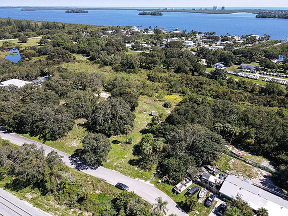 2nd image of 4104 Mariner Oaks Way