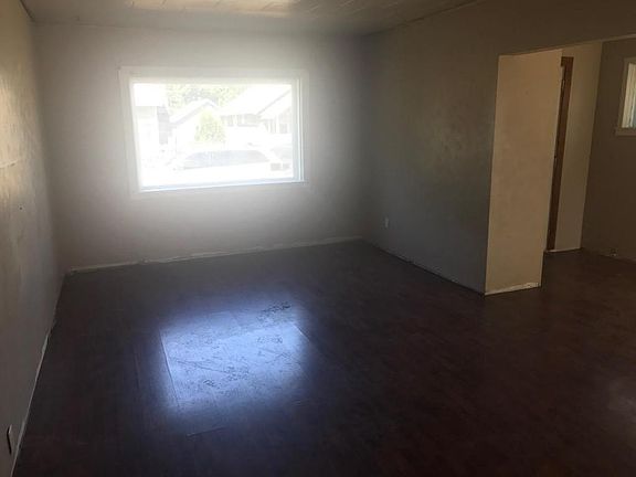 3rd image of 113 G St
