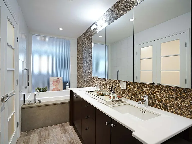 104 E 36th St #2 — Photo 11