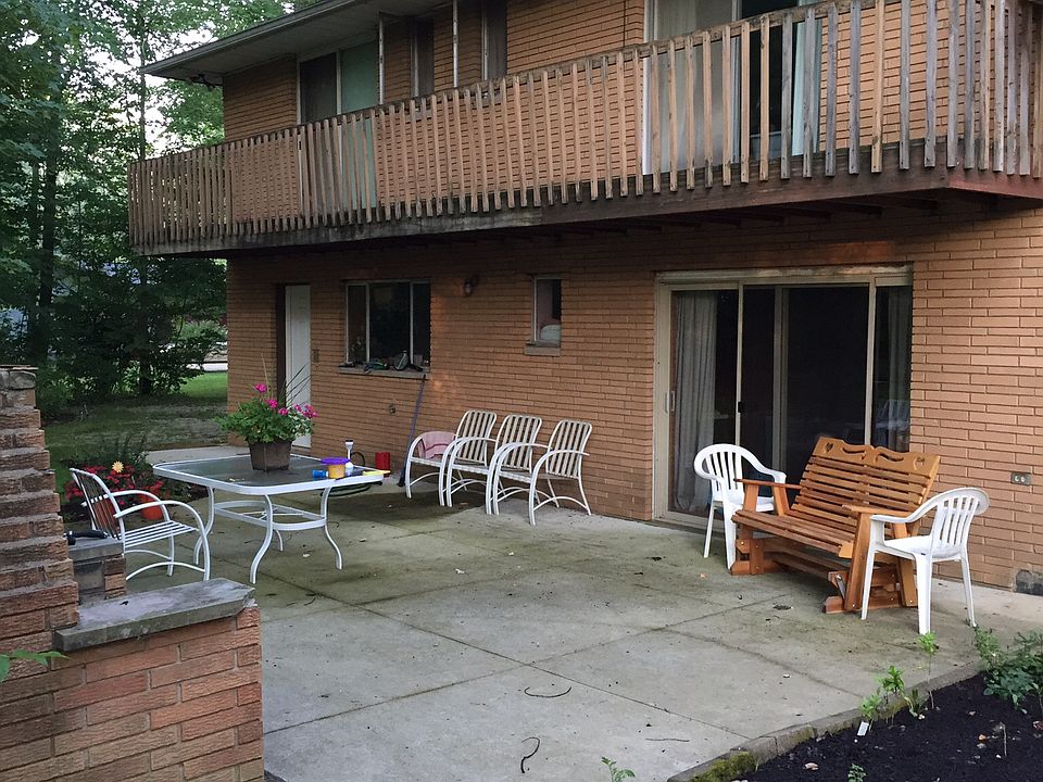 1st image of 166 Parker Ln