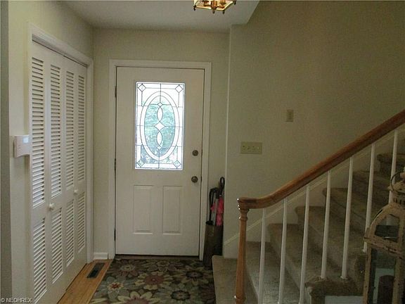 3rd image of 23 Willowbrook Dr