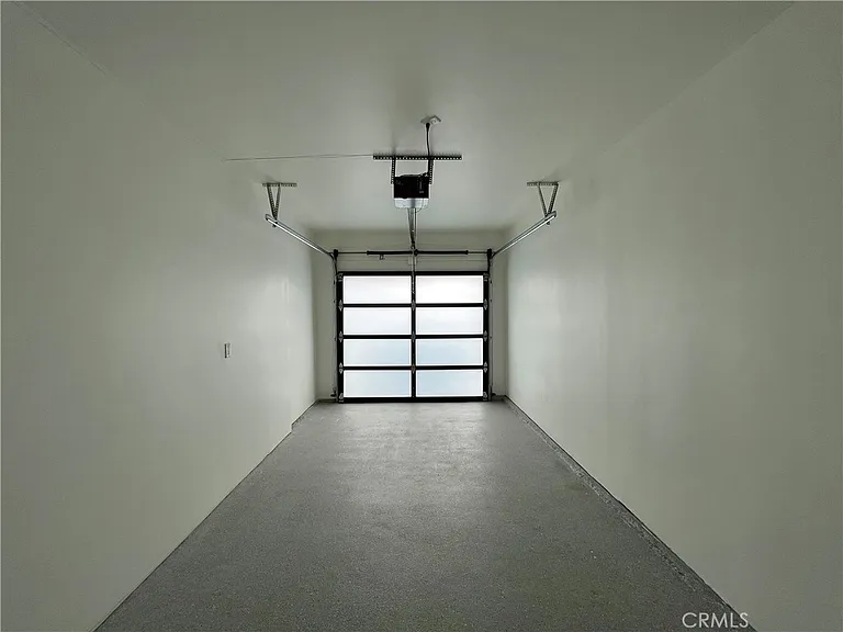 5735 Saloma Ave — Photo 19