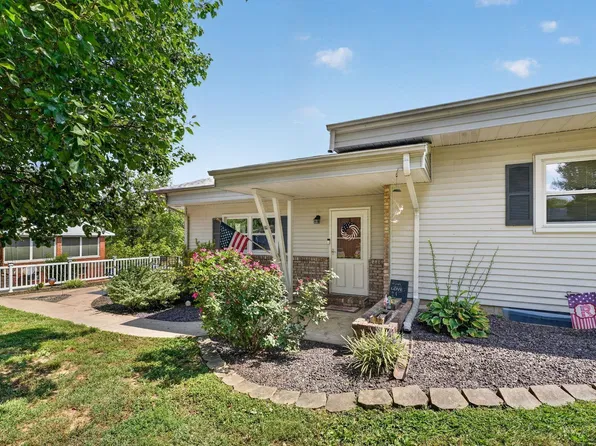 39 Lambert Dr, Mount Carmel, IL 62863