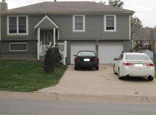 917 S Ferrel Dr, Olathe, KS 66061