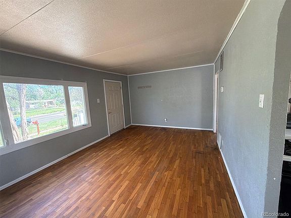 5th image of 725 E Las Animas Street