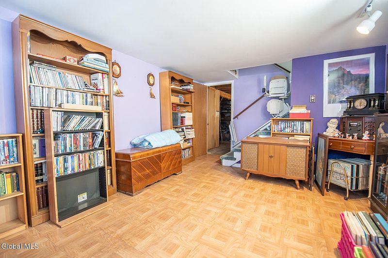 5th image of 24-26 E Dillenbeck Drive