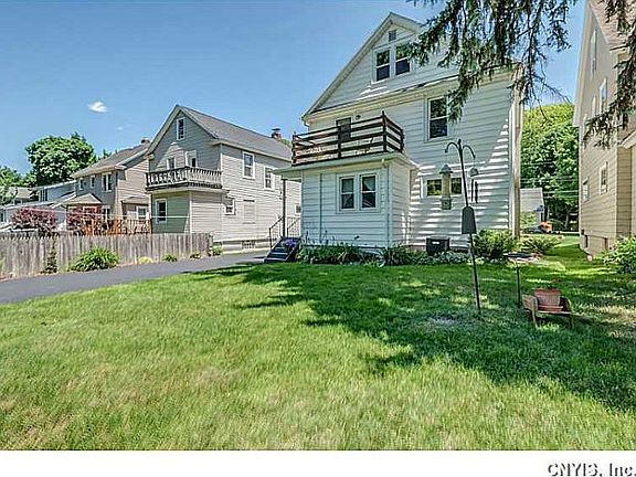 3rd image of 512 Wolcott Ave