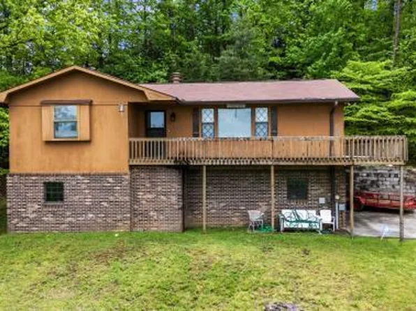 3415 Russellwood Dr, Rockford, TN 37853