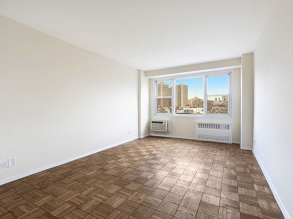 5th image of 2 Charlton St APT 10F