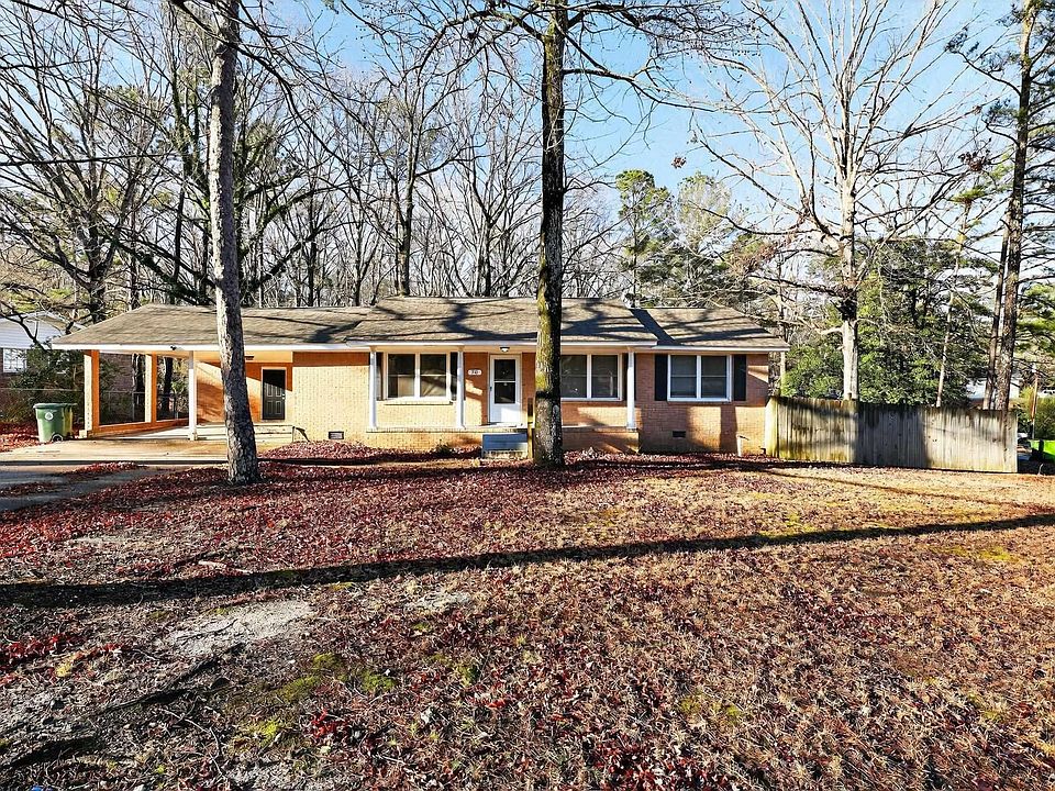 1st image of 70 Lansing Cir