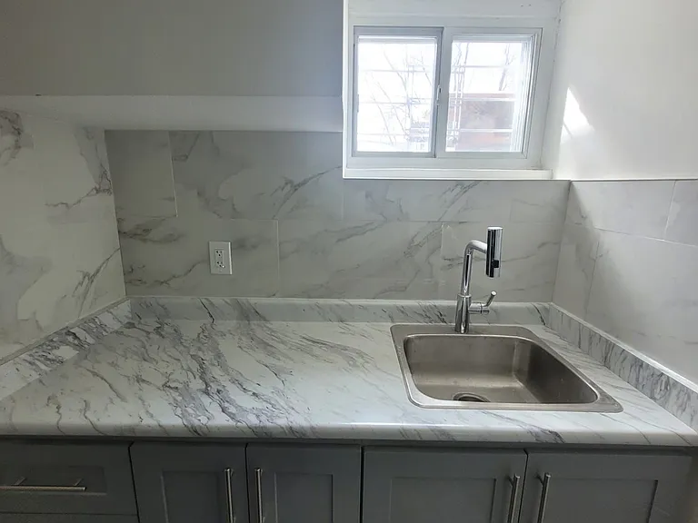 114 Benjamin Blvd #BASEMENT — Photo 14