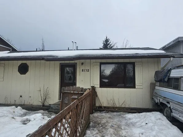 8132 Seacliff St, Anchorage, AK 99502