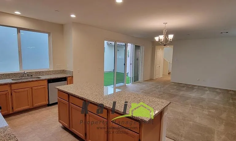 1333 Pershing Rd — Photo 6