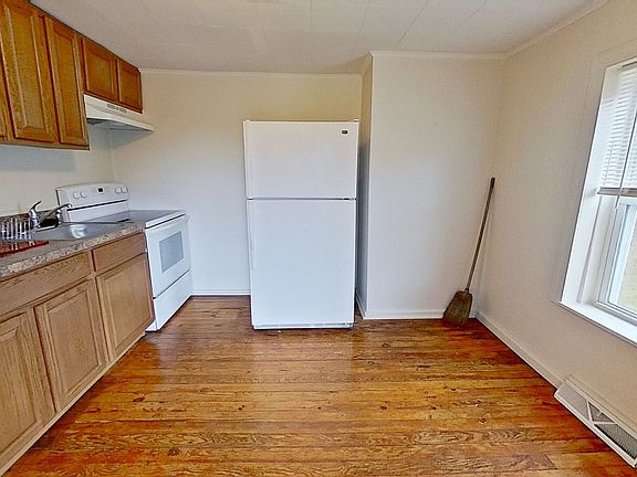 5th image of 12049 Baltimore St