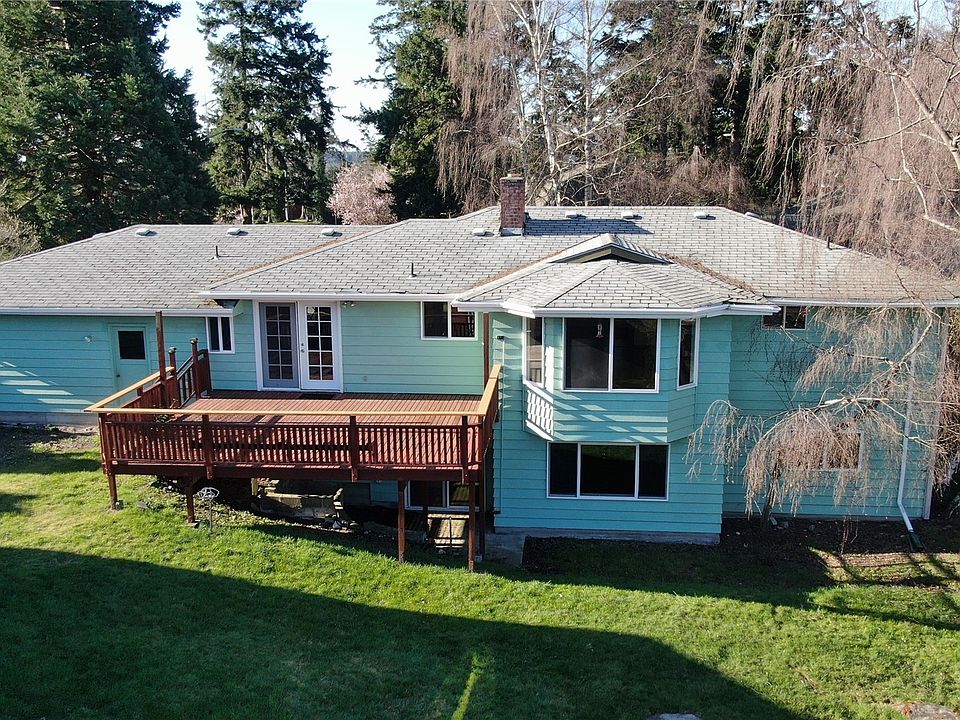 1st image of 700 SE Castle Park Court